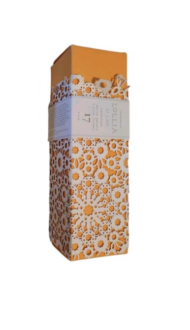 Honey Almond Exfoliating Body Scrub With Wooden Spoon