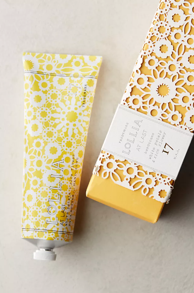 Honey Almond Exfoliating Body Scrub With Wooden Spoon